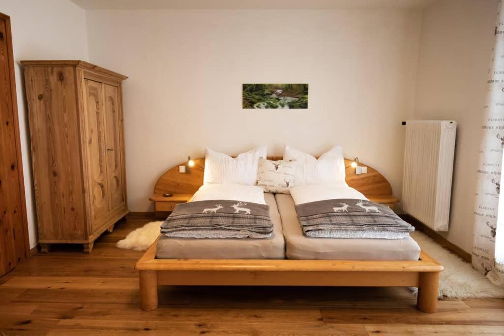 Haus Weidmannsheil - Wohnen Im Romantischen Forsthaus Werfen Kültér fotó